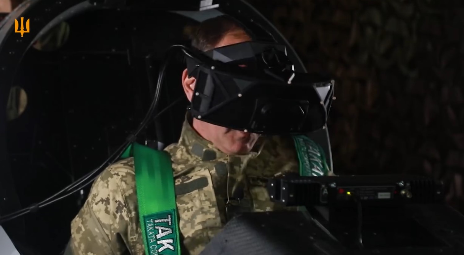 Тренажер F-16