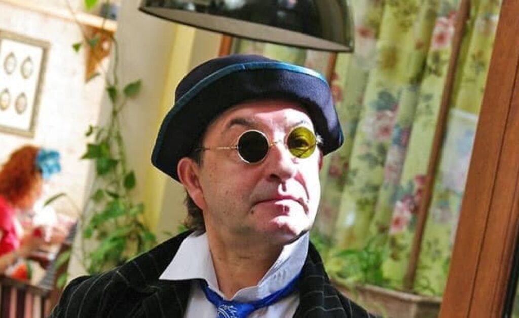 Учасник “Маски шоу” відреагував на скандал навколо висловлювань історика про покійного Комарова