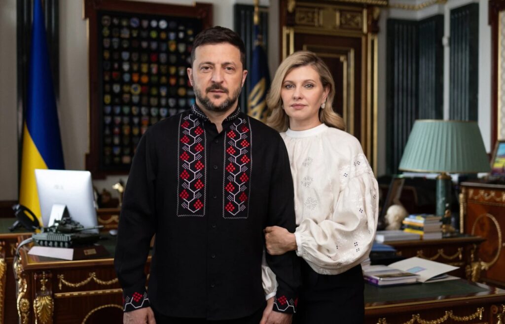 Російський дрон пошкодив магазин вишиванок Зеленського Etnodim