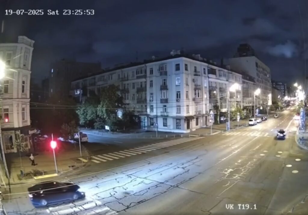 Збита Андрієм Молочним на Великій Васильківській жінка померла в лікарні