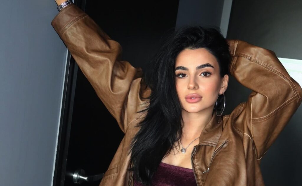 Навколо співачки Анни Трінчер влаштували скандал через російську книгу