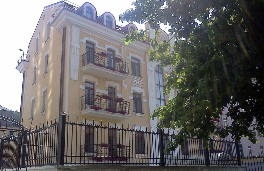 Посольство Ватикану постраждало внаслідок російського обстрілу Києва