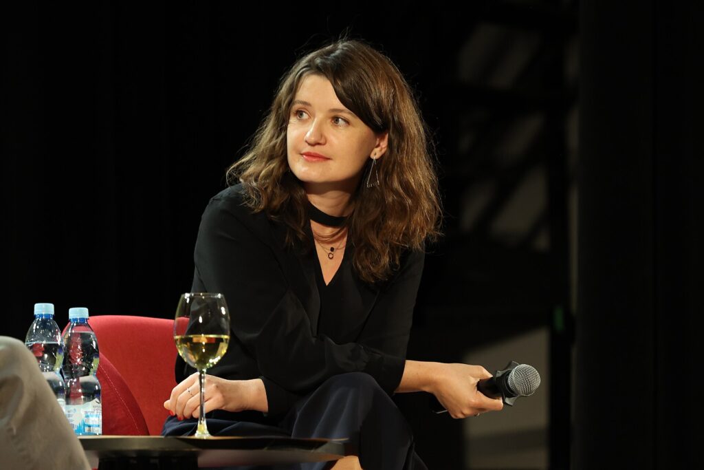 “Багато в ньому всього про нас сьогодні…” Режисерка зробила вражаюче фото на Лукʼянівці в Києві