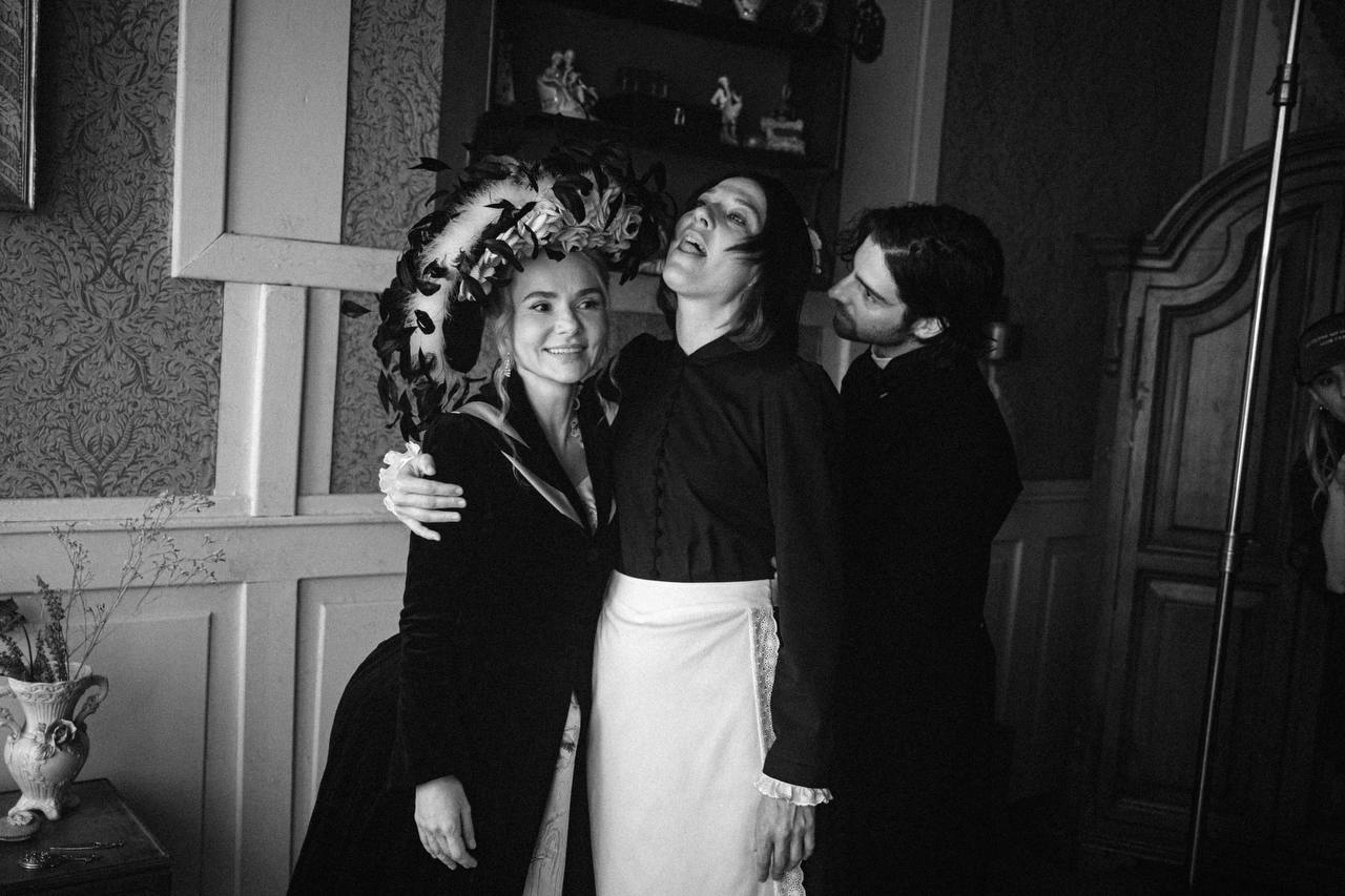 Дантес на зйомках трилеру "В її світлі вони грішили"