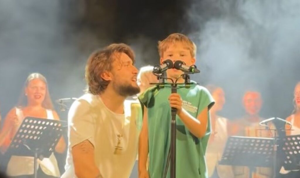 “Це моє, якщо що”: син Вадима Яценка дебютував у хорі “Гомін”