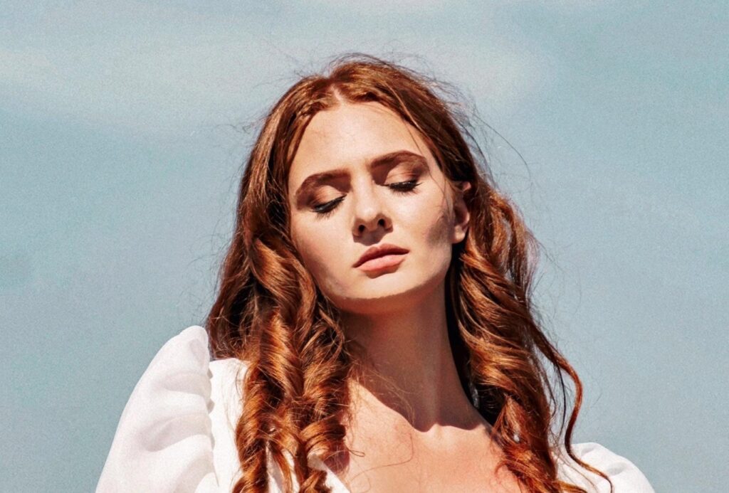 Яскрава маленька учасниця “Караоке на Майдані” вразила своїм зростанням