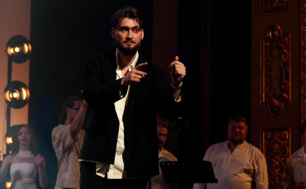 Розсекретили: Вадим Яценко відреагував жартом на звинувачення щодо черг на концерти “Гомону”