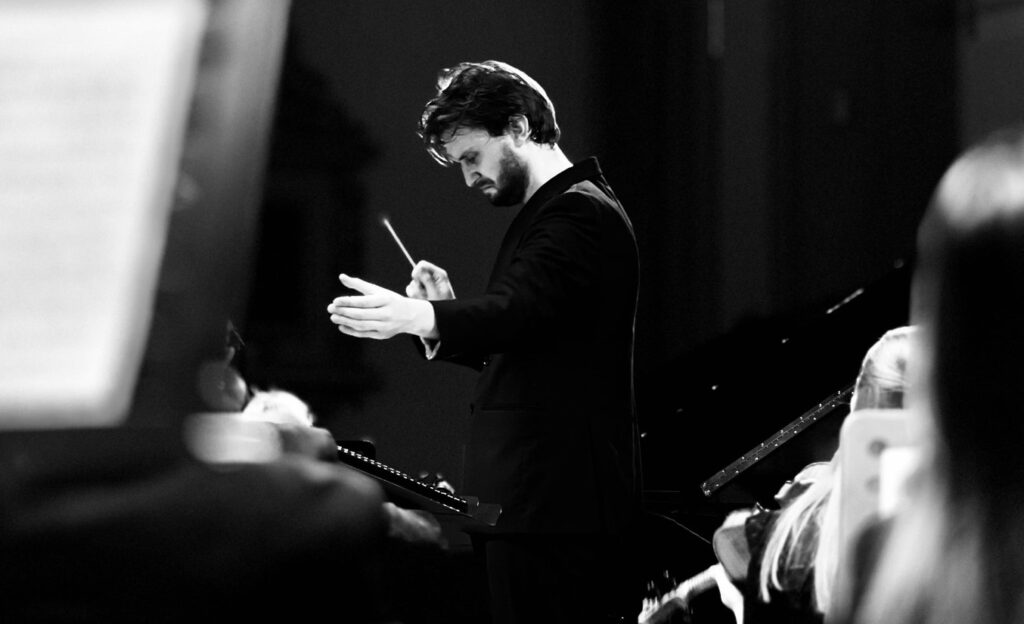 “У мене є принципи по життю: я своїх не даю ображати ніколи”: Вадима Яценка зачепили образи на адресу священника з його хору