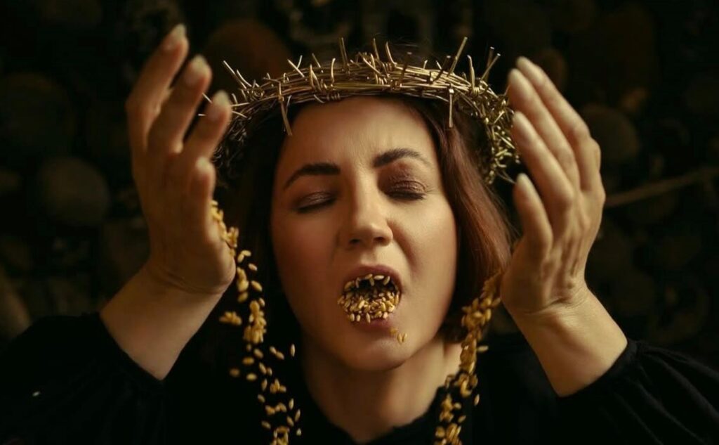 “Блює пшеницею”: співачку Цибульську розкритикували за триптих до Дня незалежності