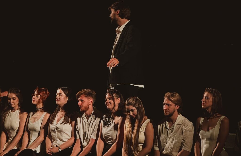 “Прорив крізь плісняву”: дружина Національної легенди України пояснила, кому успіх хору “Гомін” не дає спати