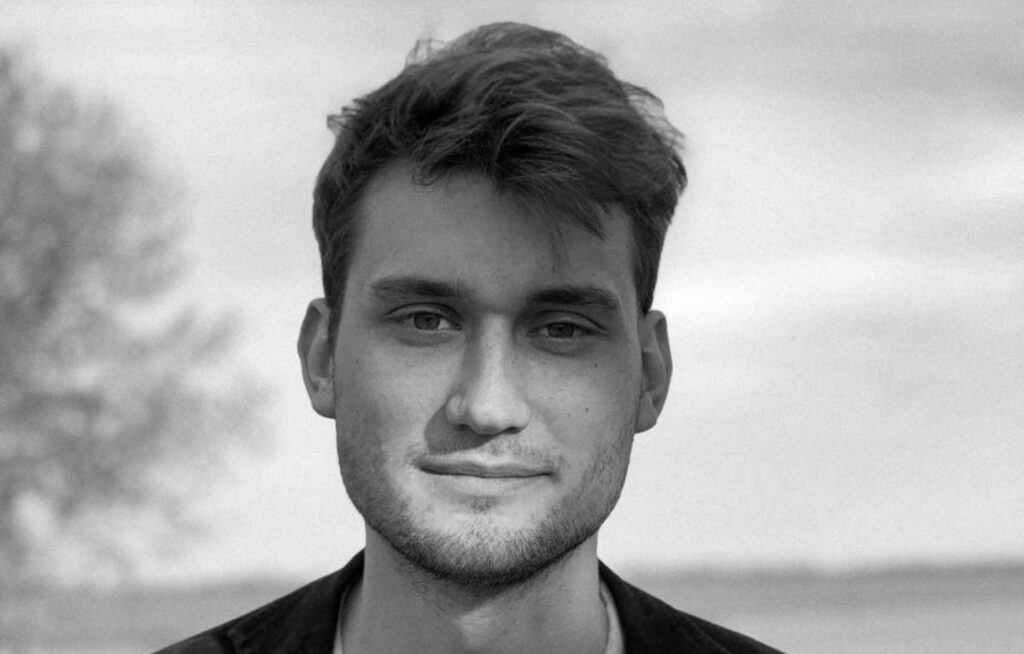 “Не дозволяю собі і нікому не дозволяю”: Вадим Яценко здивував ведучих відповіддю щодо імпровізації