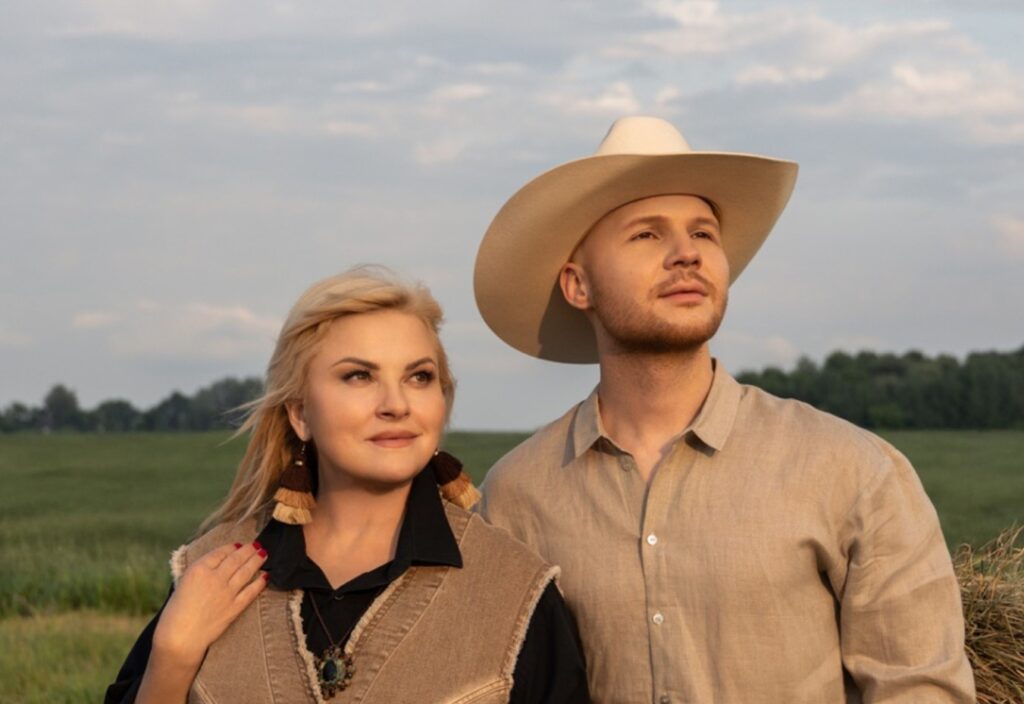 Співак вибив мікрофон співачці на концерті пам’яті Мозгового