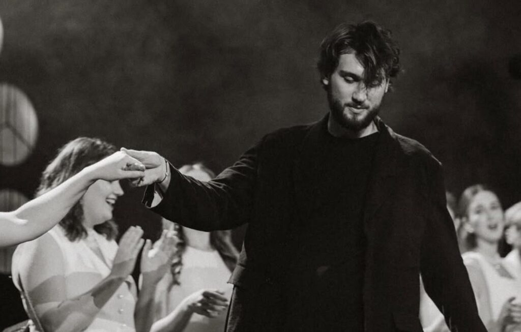 Відома телеведуча отримала на концерті хору “Гомін” лікувальний ефект