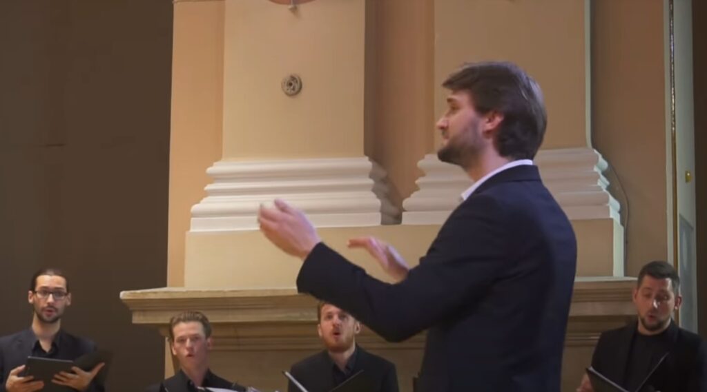 “Одразу з перших нот мурашки по шкірі”: музична викладачка вказала на найголовніше у хорі “Гомін”