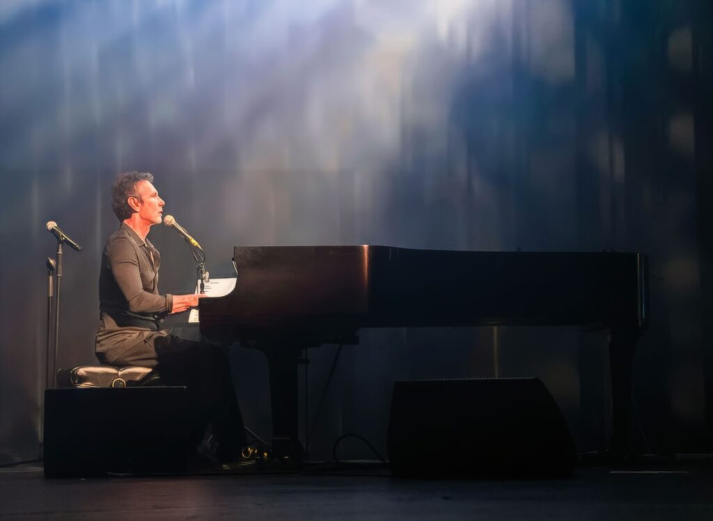 Рівень Святослава Вакарчука як піаніста оцінив музикант, який дивом вижив при народженні