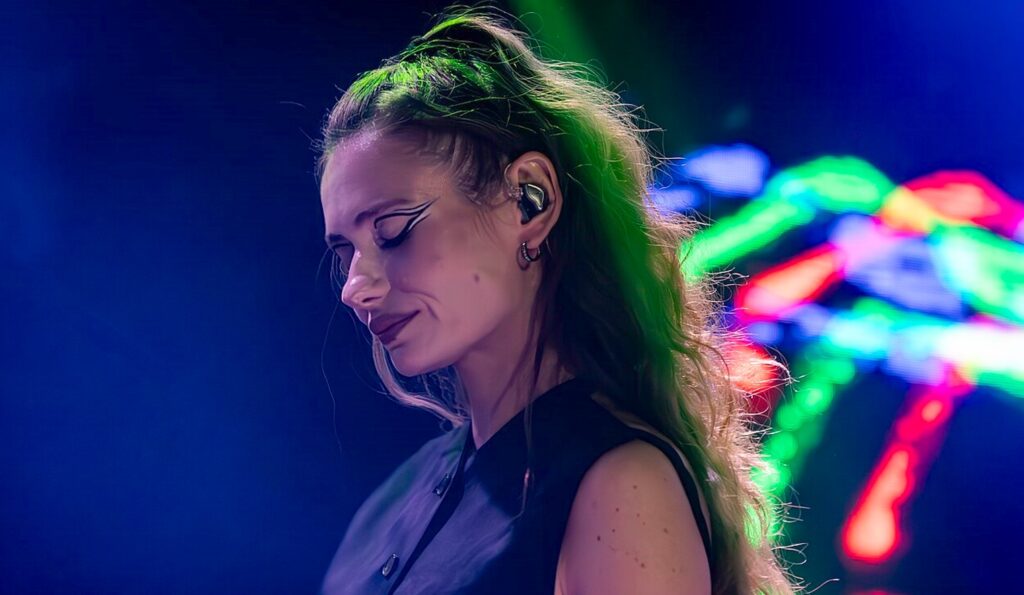 “Тримають свою кишеньку ширше, ніж очі”: співачка Луна розізлила лідерку гурту “Крихітка”