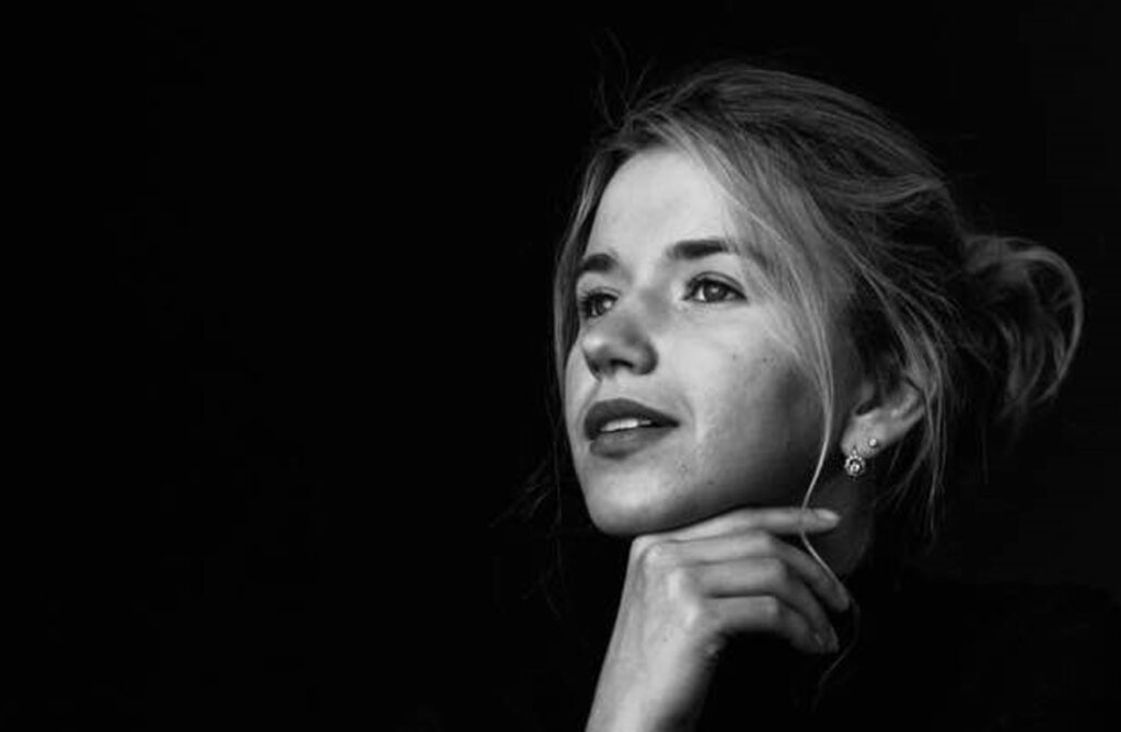 Хто така Оксана Бриндзак — що з біографії відомо про загиблу керівницю “Теплого міста”