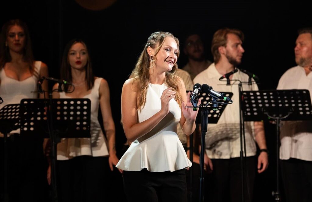 “Це не просто спів”: співачка відчула, на що здатен хор “Гомін”