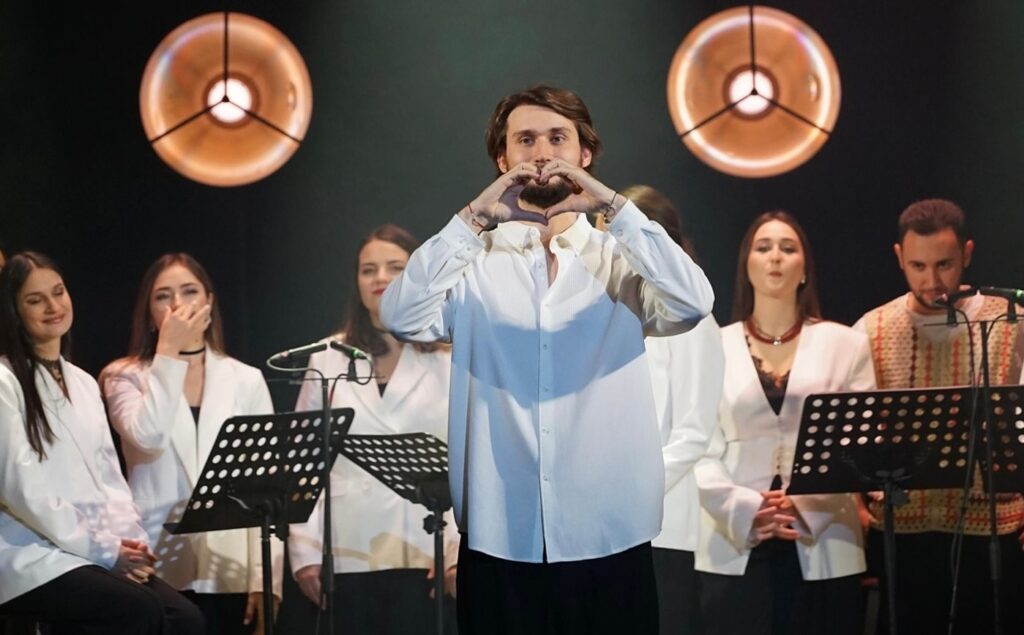 “Ми маємо ще одну надзвичайно важливу місію”: Вадим Яценко розповів про дві цілі хору “Гомін”