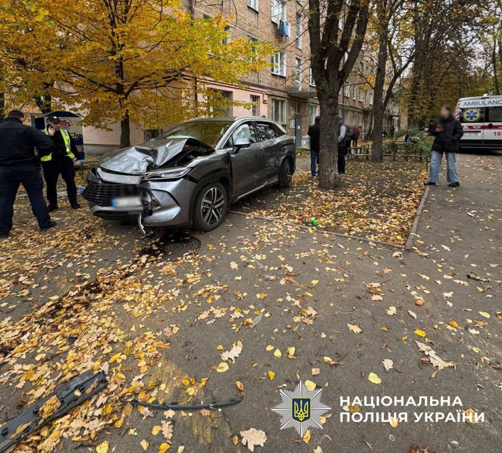 Велика ДТП сталася на вулиці Салютній в Києві