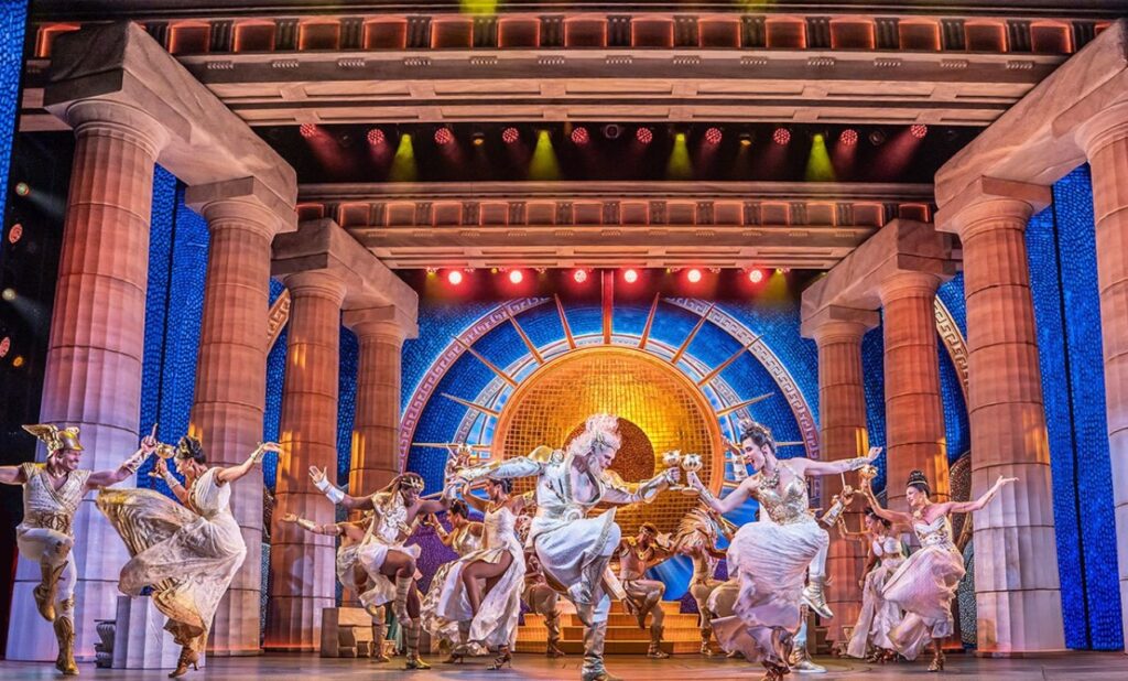 Діснеєвський мюзикл "Геркулес" Кейсі Ніколау