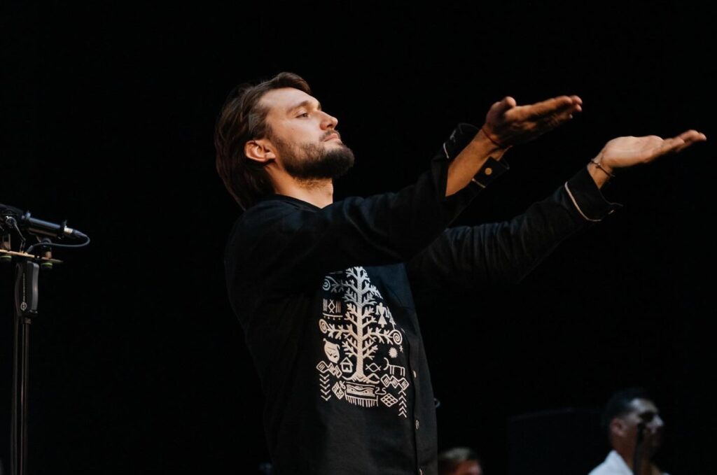 “В нормальній системі талантам допомагають! А не влаштовують публічні екзекуції”: Вадим Яценко вступився за своїх артистів-студентів