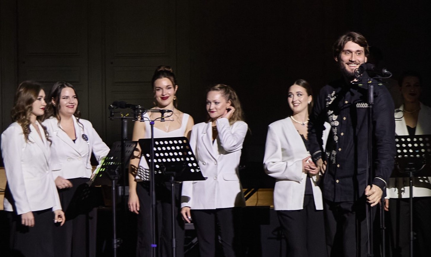 Вадим Яценко та хор "Гомін"