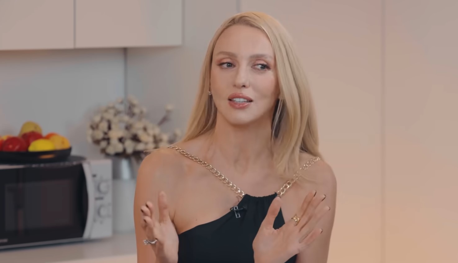 Оля Полякова