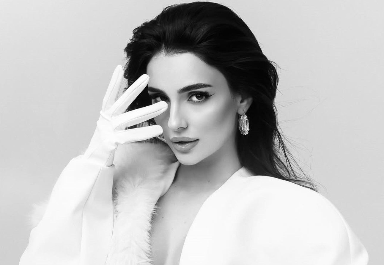 Аня Трінчер