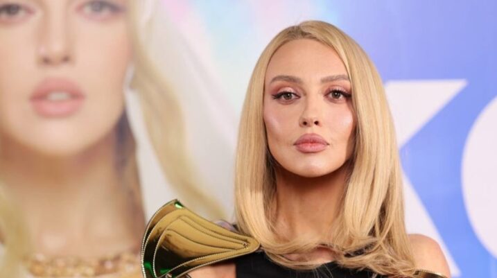 Оля Полякова