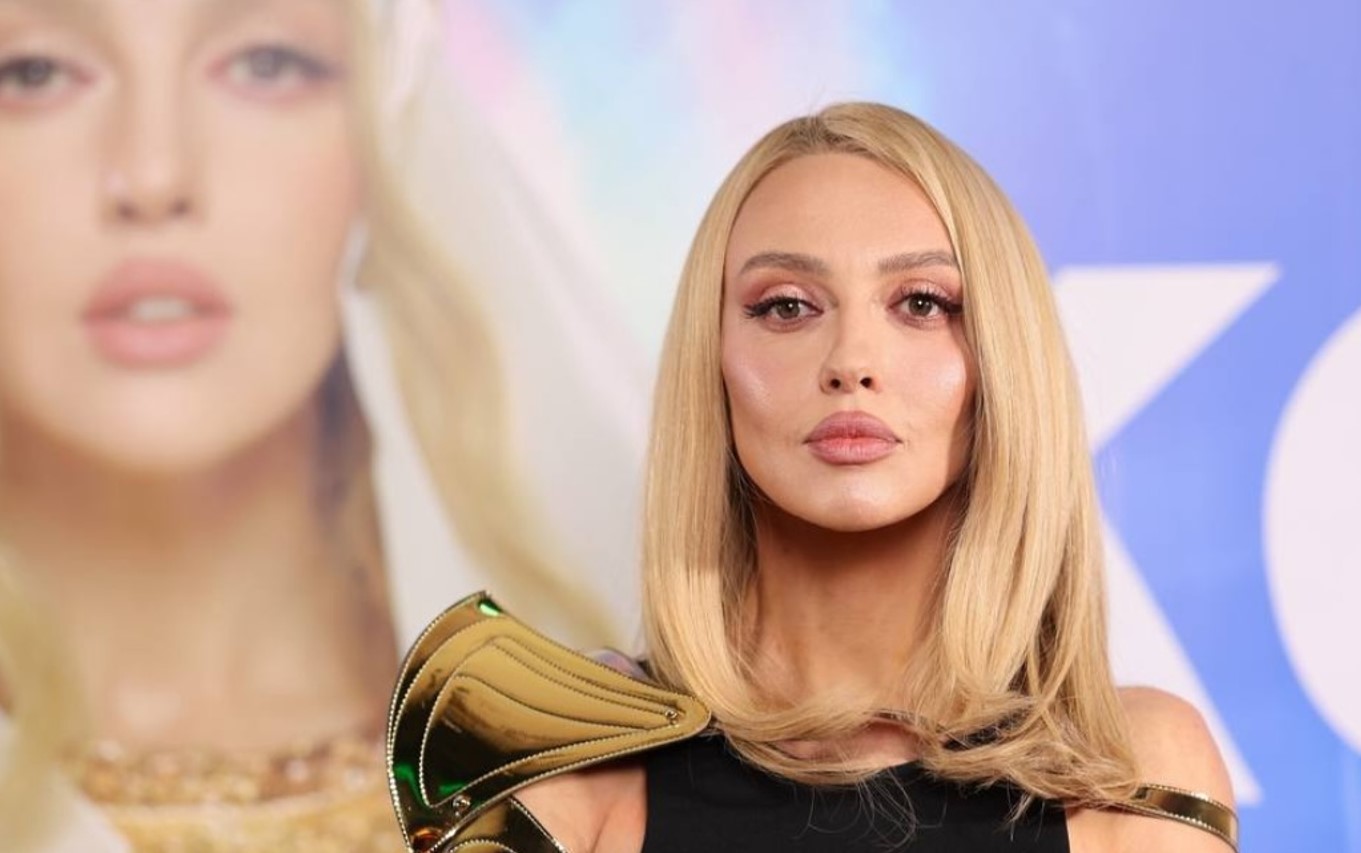 Оля Полякова