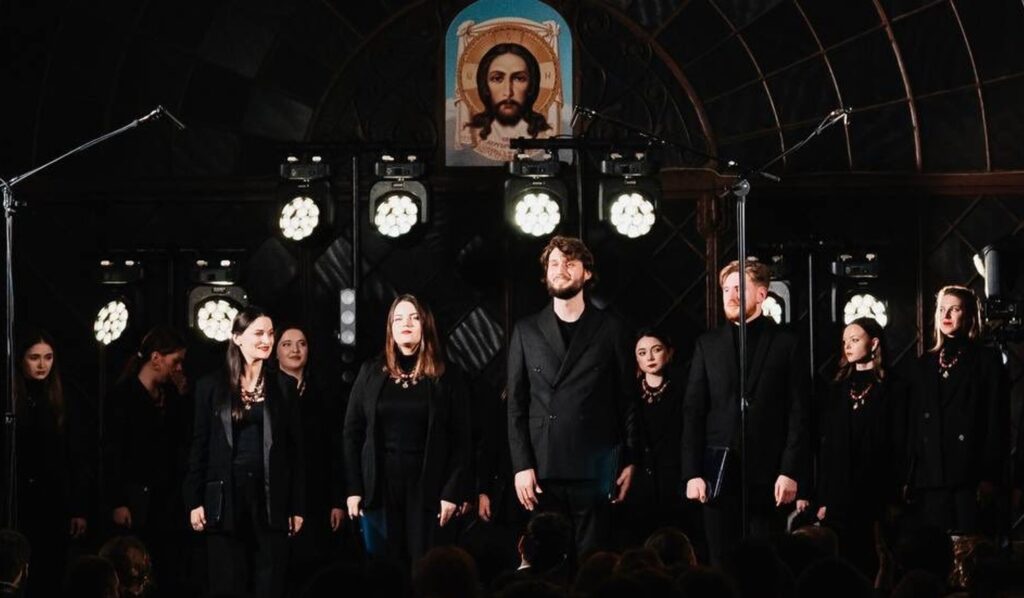 “Довго думала, кого цього року виставити музичним відкриттям”. Журналістка розповіла про багатогранність хору “Гомін”