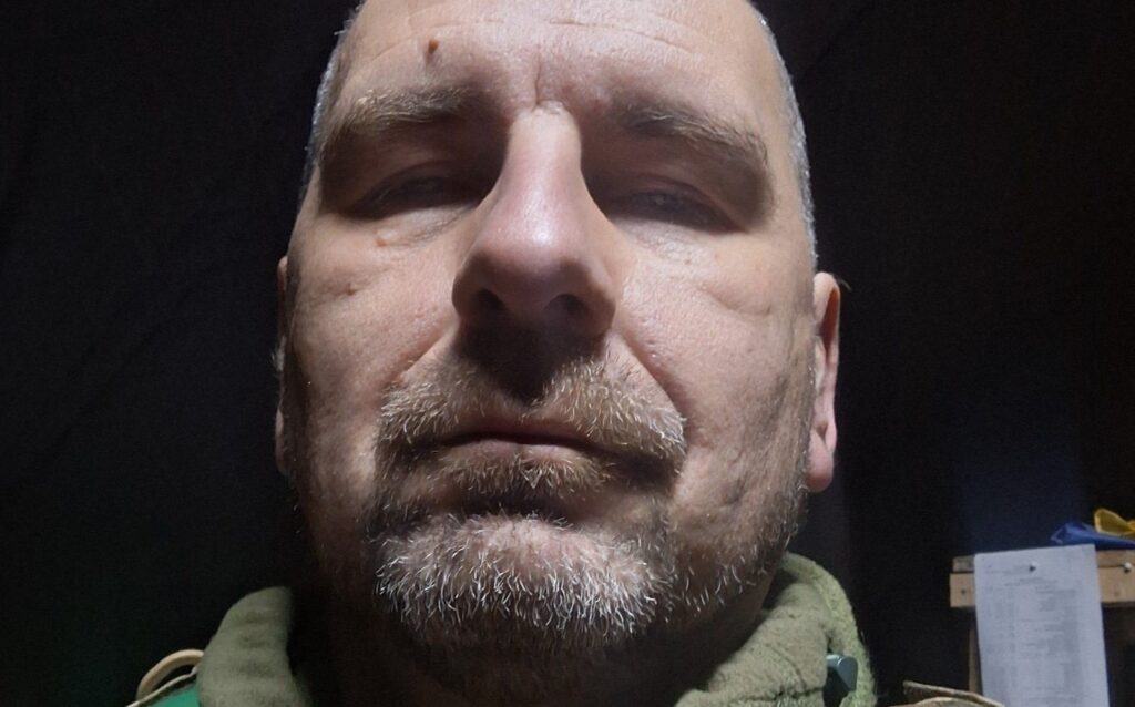 Мобілізований у ДШВ ЗСУ багатодітний телеведучий Вадим Карп’як склав присягу