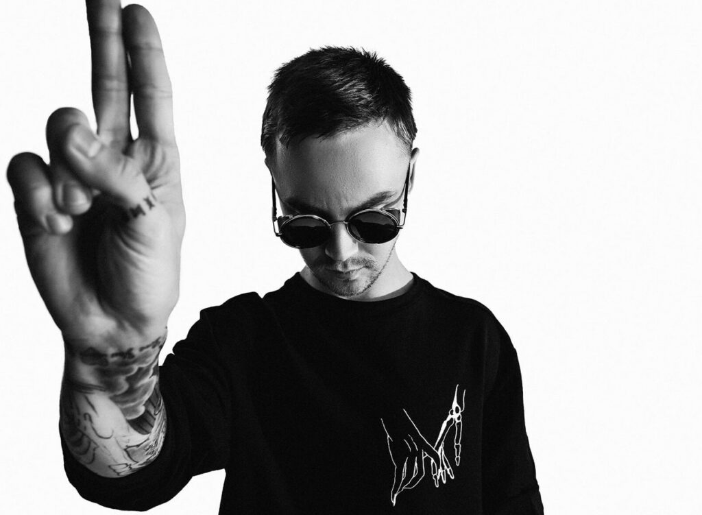 Фанатка Артема Пивоварова захотіла зробити тату з допомогою співака — той відреагував