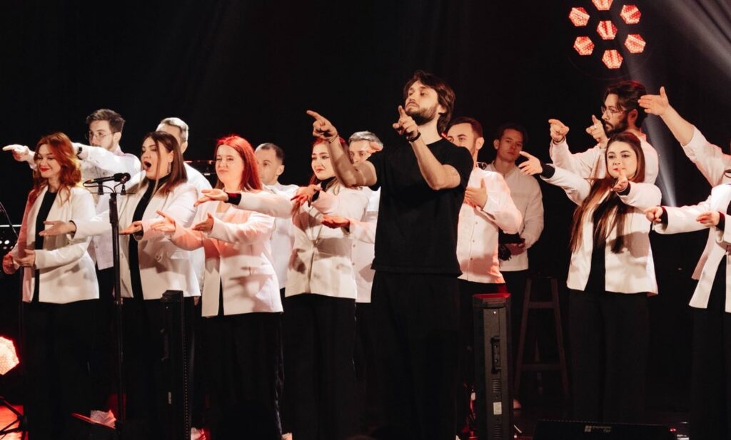 Вадим Яценко та хор "Гомін"