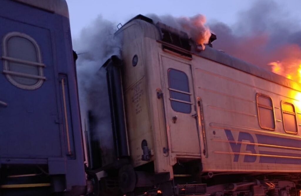 Віцепрем’єр розповів про російських удар трьома Shahed по пасажирському поїзду на Харківщині