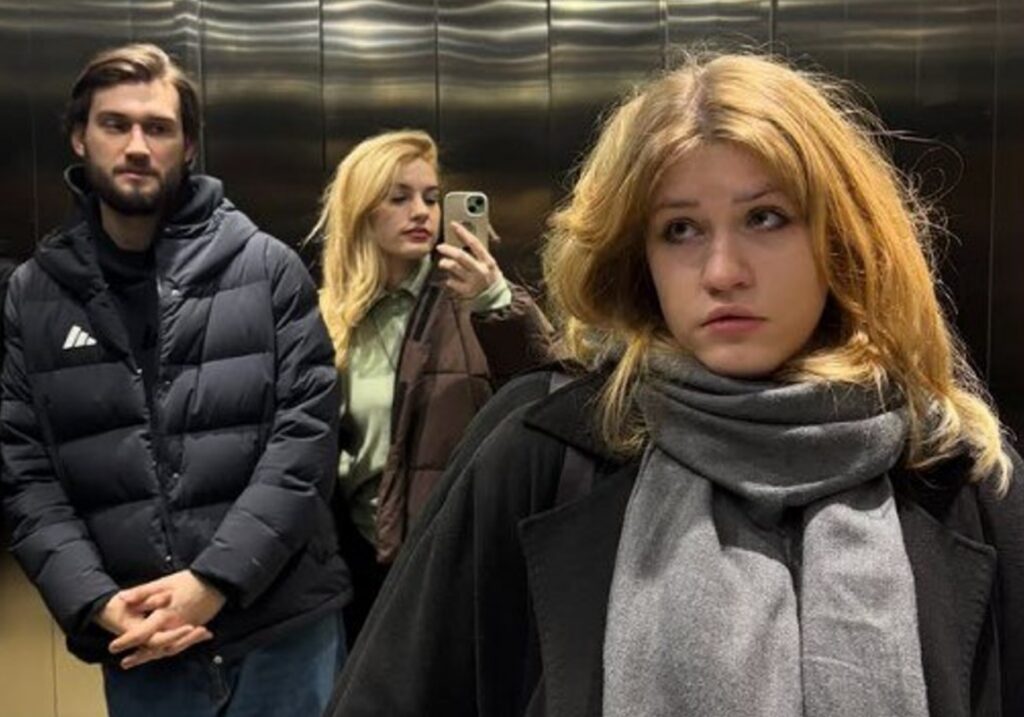 Вадим Яценко, Анастасія Яценко та її сестра в Гаазі