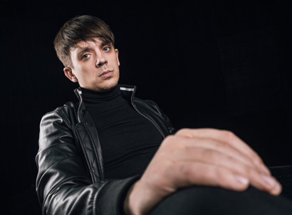 Зате у мене гранатомет МК-19. Мобілізований у ЗСУ актор відреагував на вручення його одногрупнику звання заслуженого артиста України