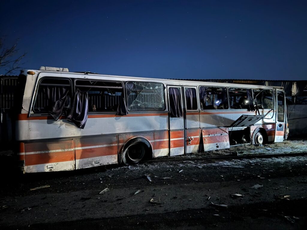 Оператор направив “Шахед” прямо в мирних людей: Флеш розкрив подробиці атаки на автобус з шахтарями