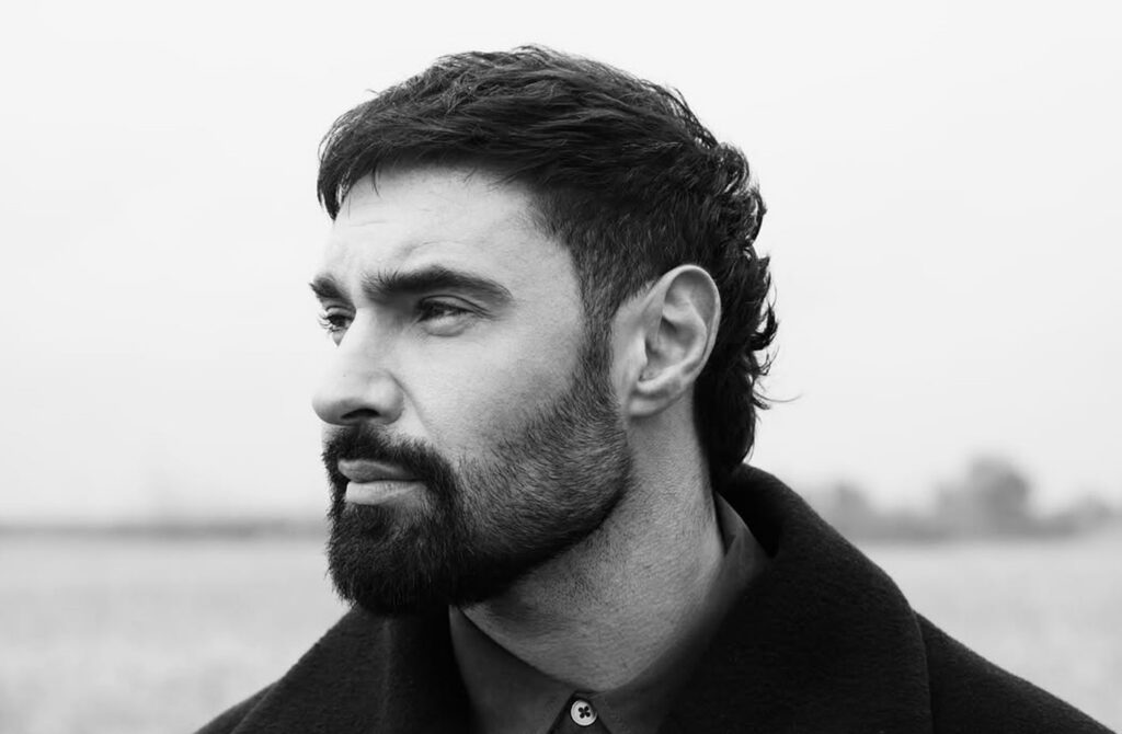 “Це білий костюм”: Віталію Козловському довелося зробити зауваження шанувальниці