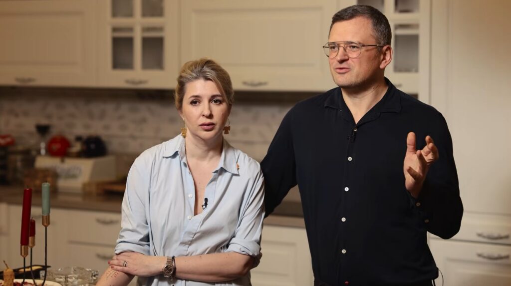 “Чому я не можу купити хорошу кофту?” Дмитро Кулеба відповів на закиди про розкішне життя під час війни