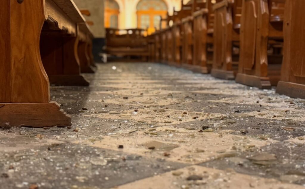 Наслідки російської атаки у Львівському органному залі