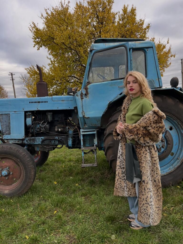 Анастасія Яценко в селі Потік