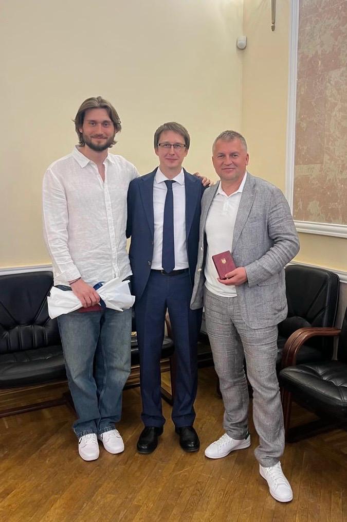 Вадим Яценко ліворуч