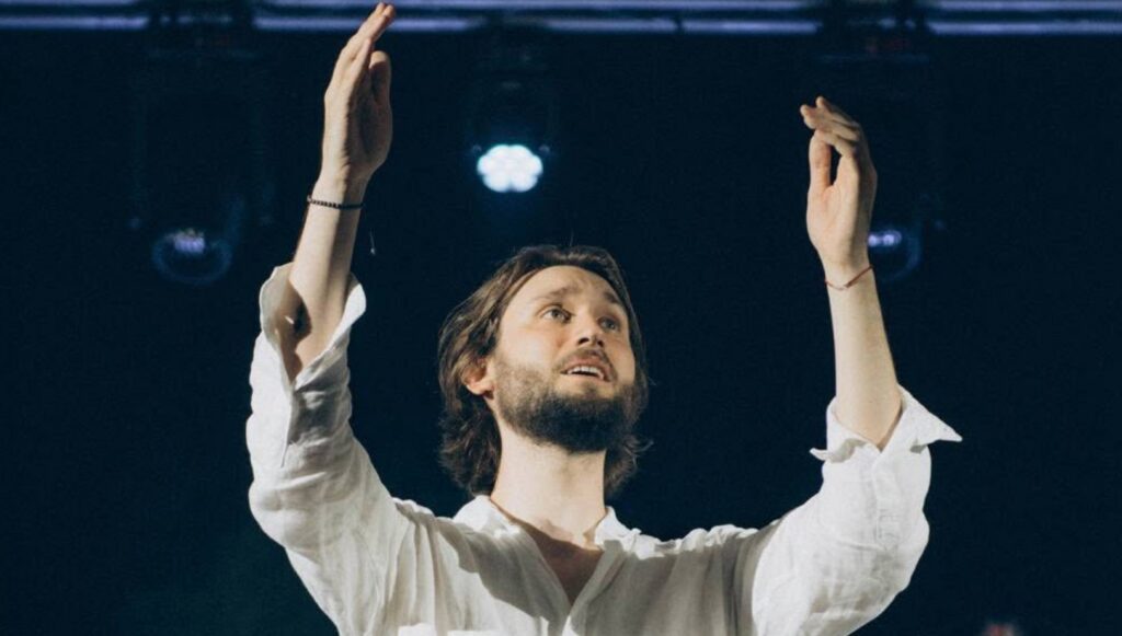 “Зал аплодував, стоячи”: хор “Гомін” з Яценком влаштували в Житомирі не просто концерт